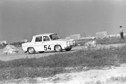 Andrzej Komorowski i Longin Bielak - Renault 8 Gordini